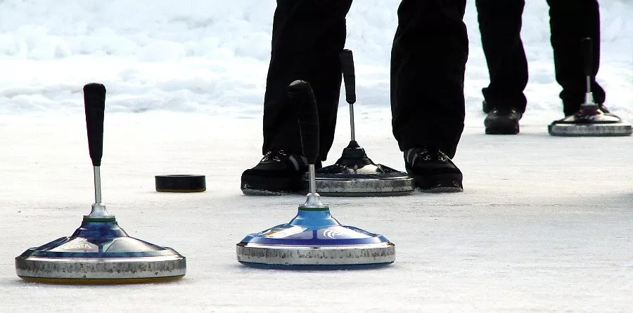 Eisstockschiessen Plauschwettkampf Eisstockschiessen Plauschwettkampf